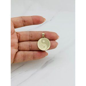 ❤️ 10k gold Pendant yin and yang